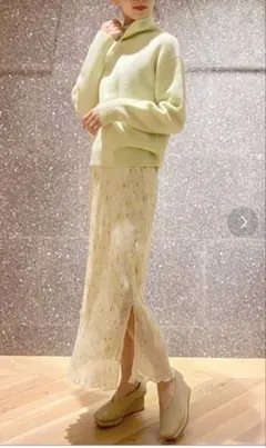 シフォンプリーツプリントタイトスカート