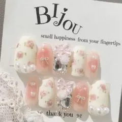 ネイルチップ　フレンチガーリー　埋め込み　パール　小花柄　ふんわりピンク　韓国