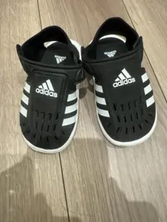 adidas ブラック/ホワイト サンダル13.5cm
