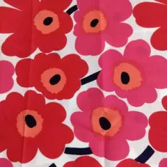 今夜までタイムセール中　限定価格　大人気 　マリメッコ　正規品　 綿　生地