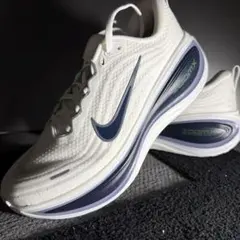 NIKE VOMERO PLUS ボメロプラス 26.0cm - メルカリ