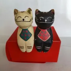 木製猫の置物 2体セット