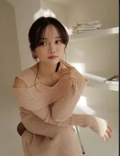 【新品タグ付】pinue ツイストリブニットワンピース