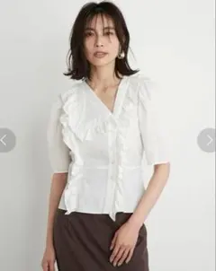 SNIDEL Sustainableフリルカラーブラウス