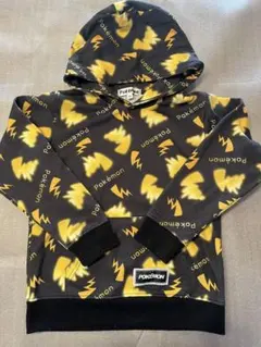 130センチ　ポケモンパーカー　トレーナー　ピカチュウ　裏起毛