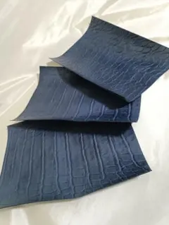 A4サイズ　牛革　型押し　紺