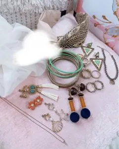 アクセサリー ヘアーアクセサリー大量まとめ売り セット カチューシャ ピアス