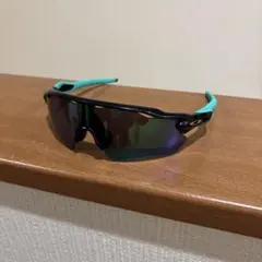 s*る様 Oakley スポーツサングラス ブラック/ターコイズ