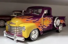 美品　アメ車　シボレー　C3100 トラック　ローライダー　ミニカーのサムネイル