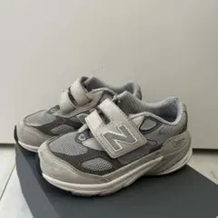 New Balance IV99グレー