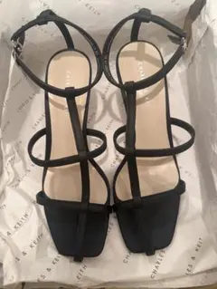 美品CHARLES & KEITH ストラップサンダル ブラック 34のサムネイル