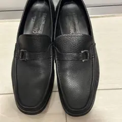 SALVATORE FERRAGAMO AM1 8.5E ヴァンプローファー 黒 - メルカリ