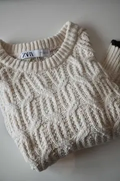 ZARA アイボリー ケーブルニットセーター
