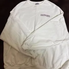 プニュズ SAPPOROロゴ入りホワイトトレーナーのサムネイル
