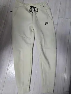 美品 正規品 Lサイズ　ナイキ　NIKE テックフリース　ジョガーパンツ 黄色