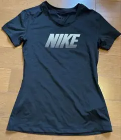 NIKE DRI-FIT ランニングウェア　ブラック　ロゴ