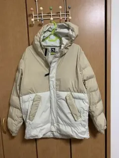 【最終値下げ】ワークマン　レディース　フード付きベージュホワイトダウンジャケット