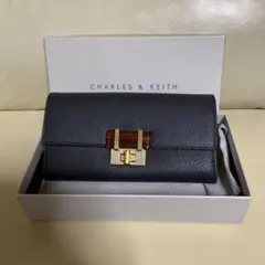 CHARLES & KEITH 長財布のサムネイル