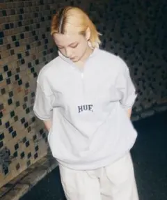 HUF ハーフジップ 半袖 スウェット グレーのサムネイル