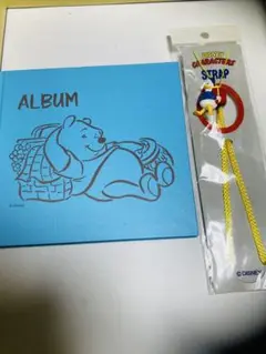 ディズニー ドナルドダック ストラップとプーさんミニアルバム