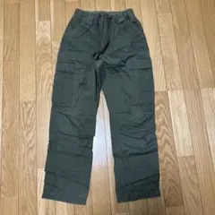 カーゴパンツ オリーブ色