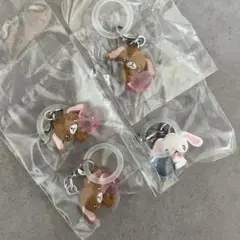 【サンリオめじるしアクセサリー】エモきゅん2 くろうさ3つ　しろうさ1つ