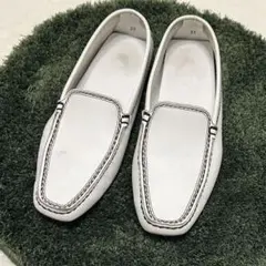 TOD'S　ホワイト ドライビングシューズ　37
