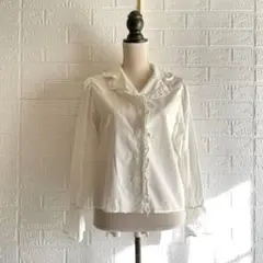 良品　ローリーズファーム フリルブラウス／クロップド✿ボリューム袖✿オフホワイト