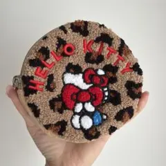 新品 サンリオ ハローキティ ヒョウ柄 ポーチ レオパード