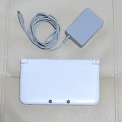 ニンテンドー 3DS LL ホワイト 本体 & 充電器 SDカード付き
