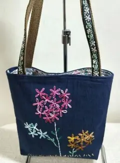 ハンドメイド紺色 オリジナル花柄刺繍 ちいさなトートバッグ