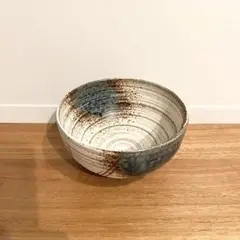 刷毛目 渦紋 どんぶり 深鉢 益子焼 作家もの ボウル 白 青のサムネイル