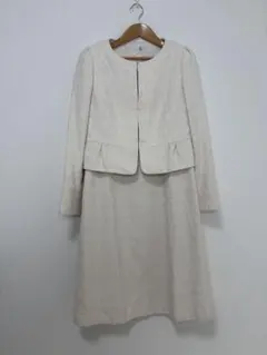 オフホワイト色 ジャケットとワンピースのセットeraselia LL 入学式