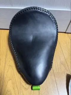 バイクシート 黒 2スプリング付き　ハーレー　Harley-Davidsonのサムネイル