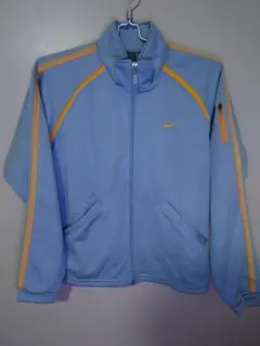 ナイキの古着のトラックジャケット