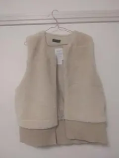 リブ付きファーベスト　レディース　TRUBE クリーム色