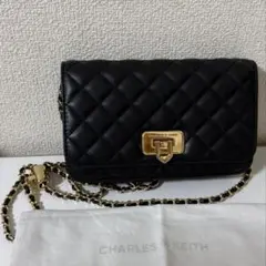 CHARLES & KEITH クレシダ キルティング クラッチ