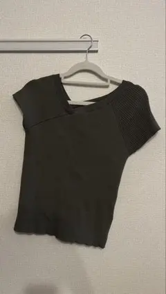 SENSE OF PLACE カーキ 半袖ニット アシンメトリー