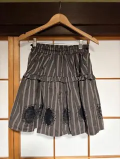 フリル付きグレーのフレアスカート【axes femme】