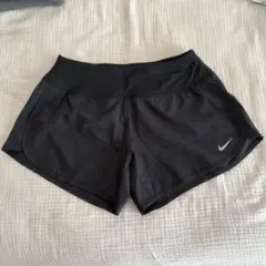 Nike Dri-FIT ブラックショートパンツ
