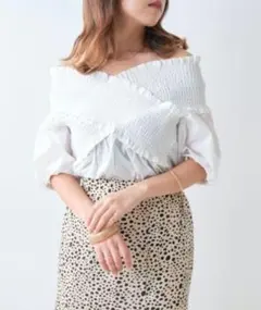 NICE CLAUP　シャーリングオフショルブラウス　定価7150