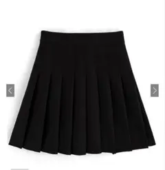 黒のプリーツミニスカート