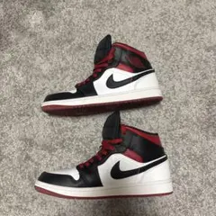 Nike Air Jordan 1 ミドルカットスニーカー