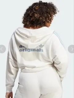 L*i様 adidas Vネックショートパーカー ホワイト