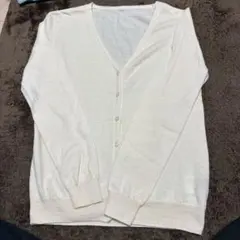 ユニクロ　白 Vネックカーディガン シンプル ベーシック 羽織り 春秋