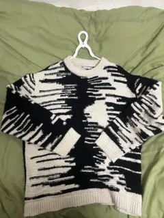 ZARA黒白ストライプ ニットセーター