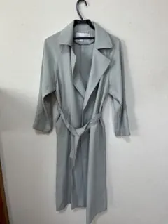 ナチュラルビューティーベーシック　トレンチコートMサイズ