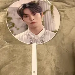 【トレカ付き】リノ LeeKnow Maniac アンコールツアー うちわ