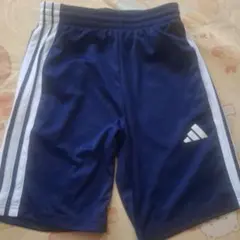 adidas ネイビー ハーフパンツ 150cm