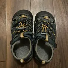 KEEN ダークグリーン サンダル　18cm